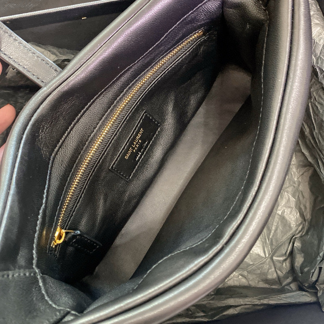 Schwarze Tasche