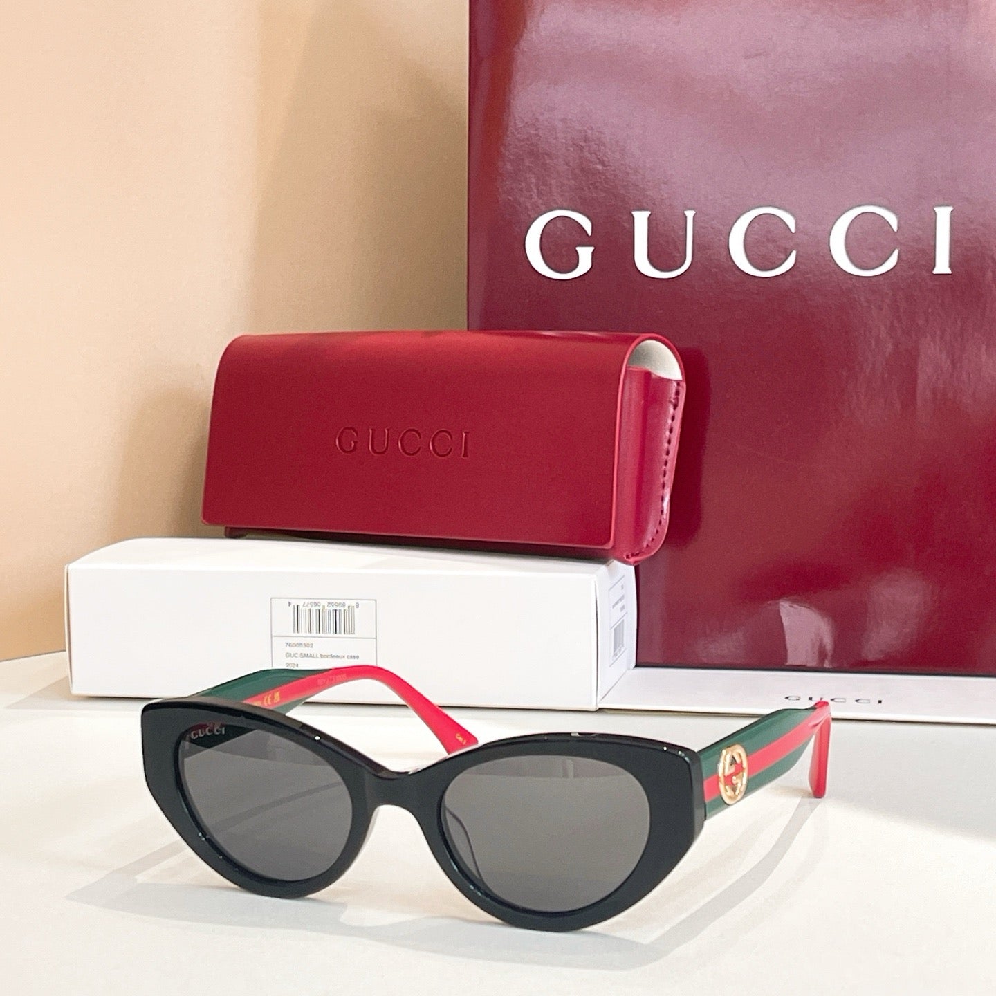 نظارة شمسية متعددة الألوان