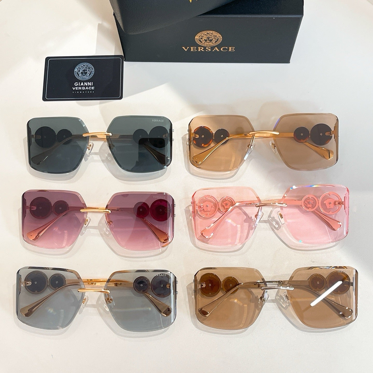 Mehrfarbige Sonnenbrille