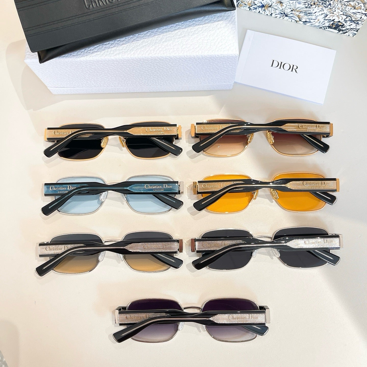 نظارة شمسية متعددة الألوان