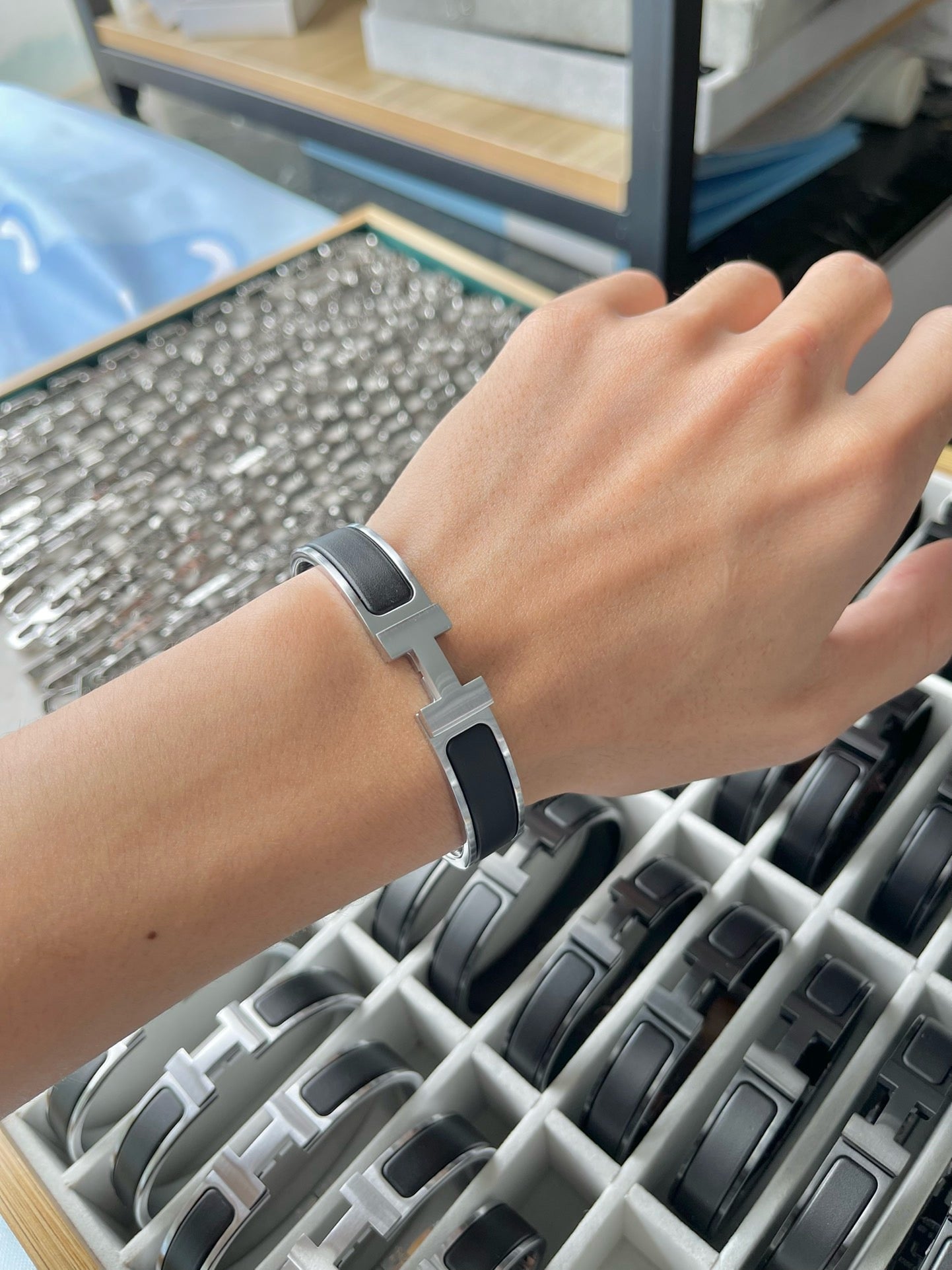 Pulsera de plata negra