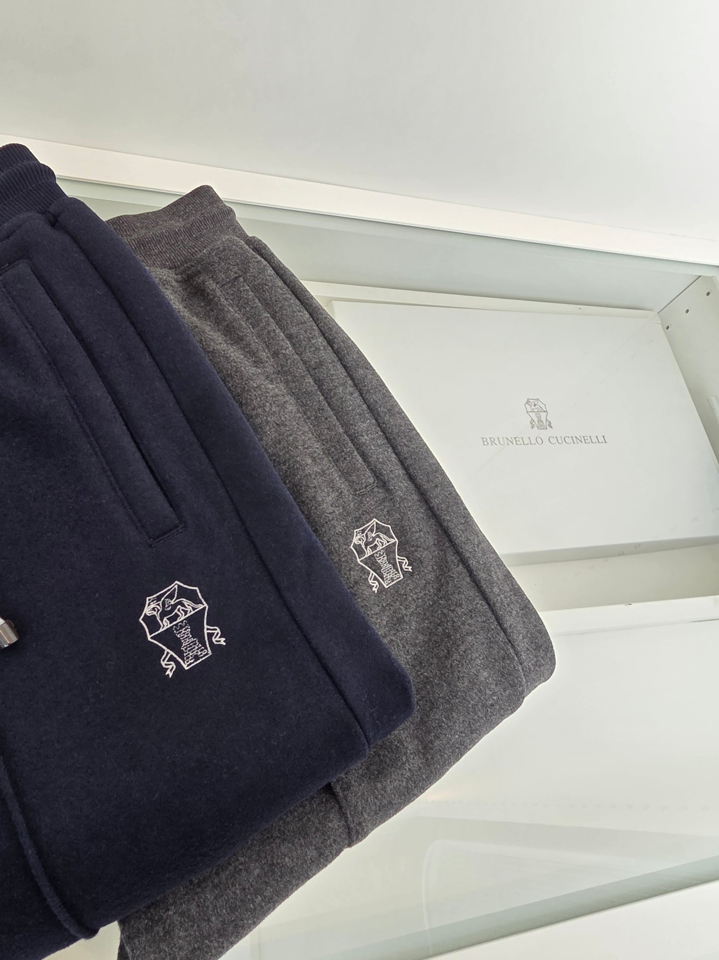 Black and Grey Pant - Size XL - FashionHype.xyz