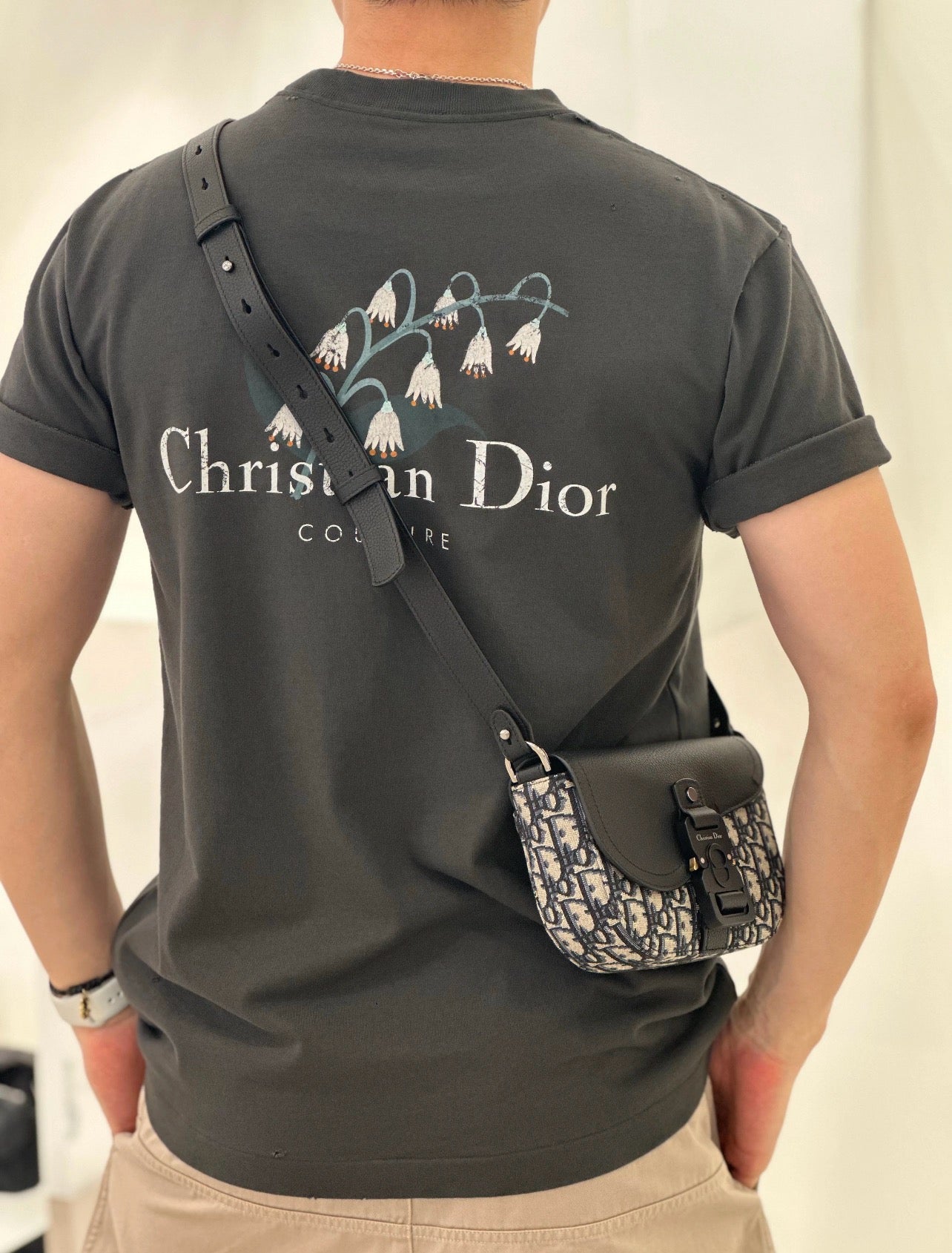 Black and White T-Shirt - Size 52 - FashionHype.xyz