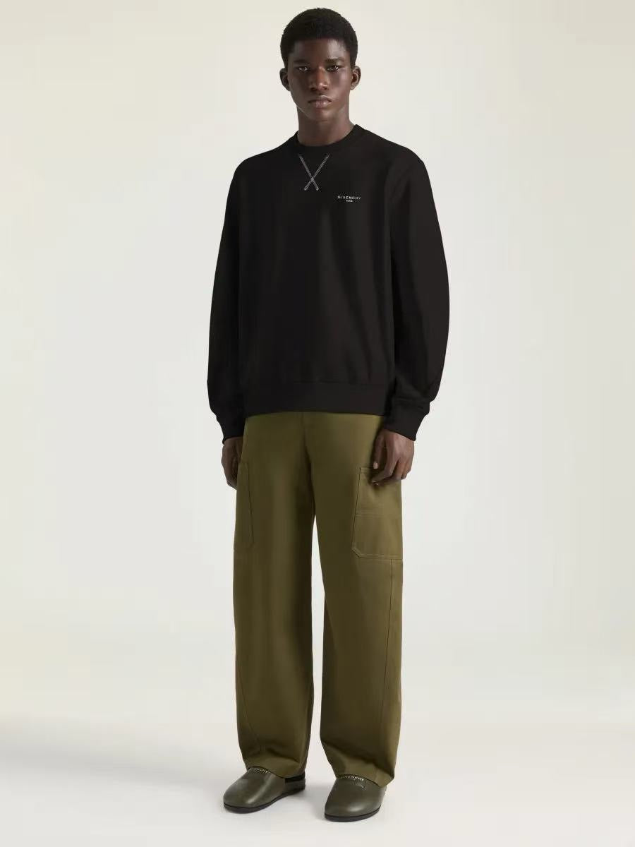 Black and White Sweatshirt