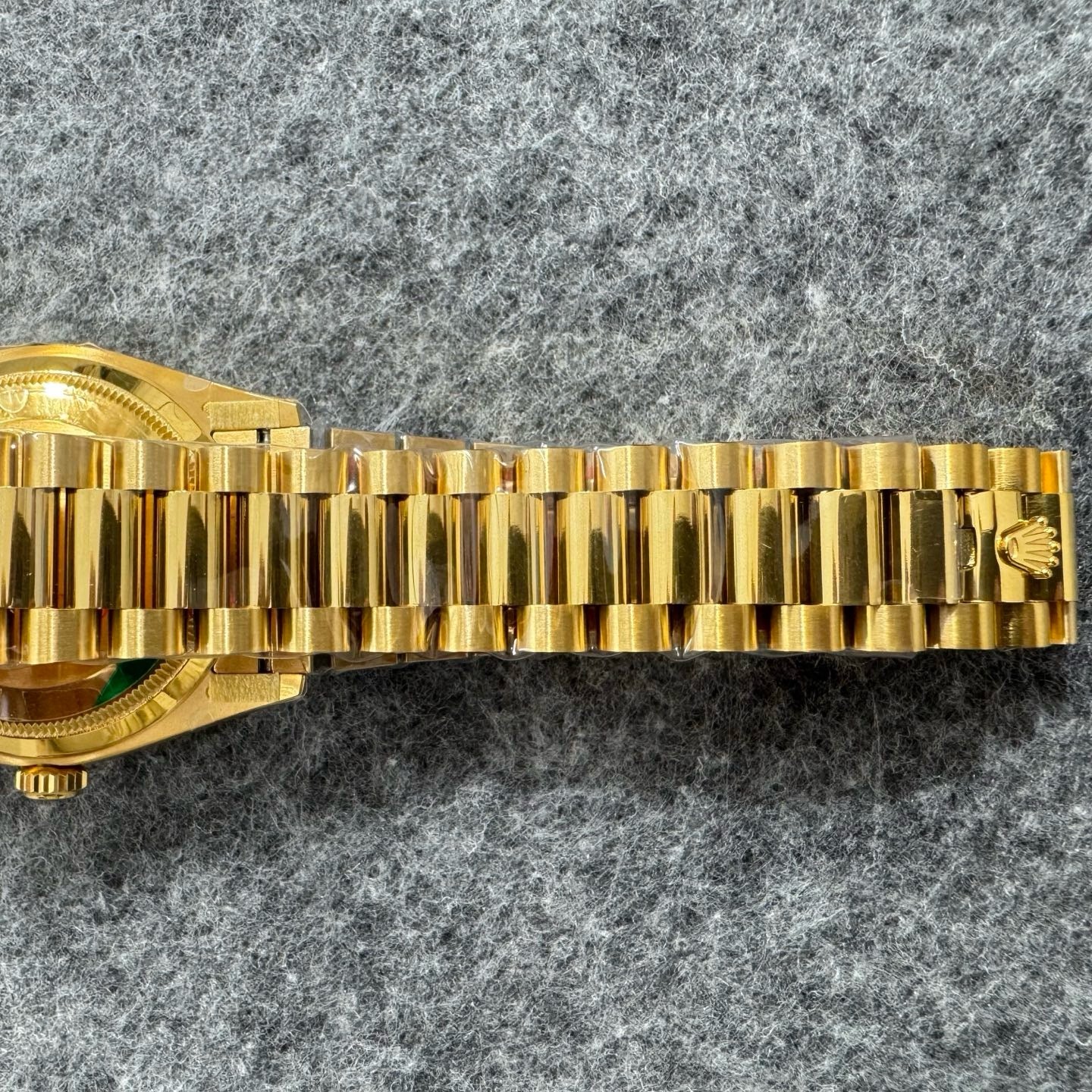 Gold black Watch