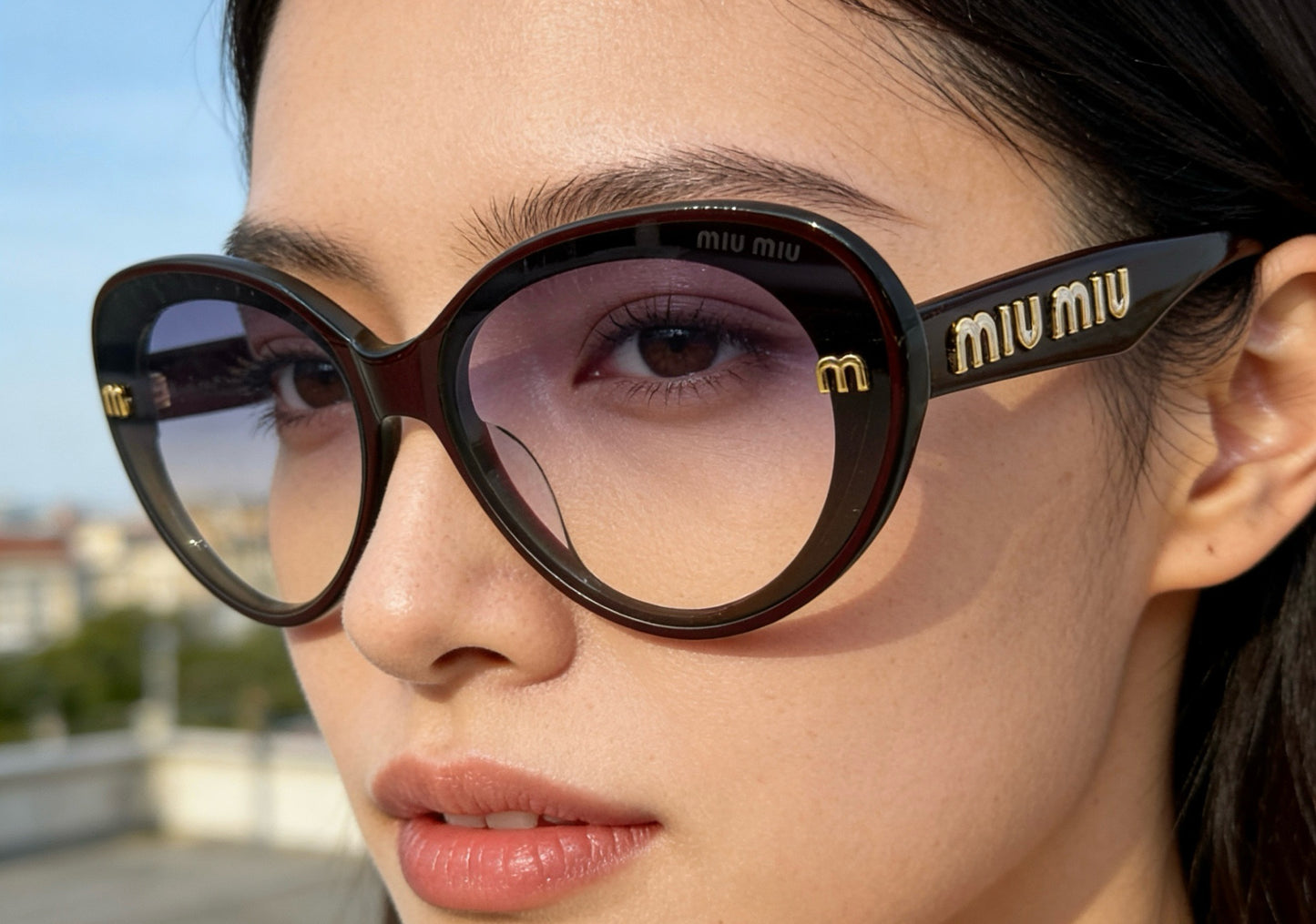 Mehrfarbige Sonnenbrille