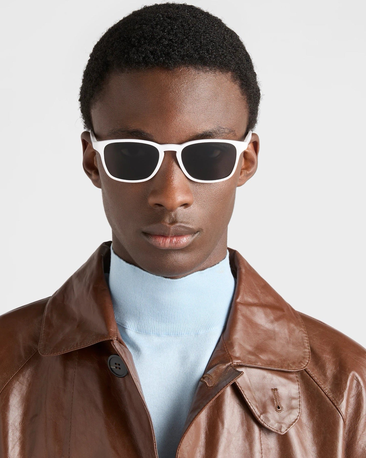 Mehrfarbige Sonnenbrille