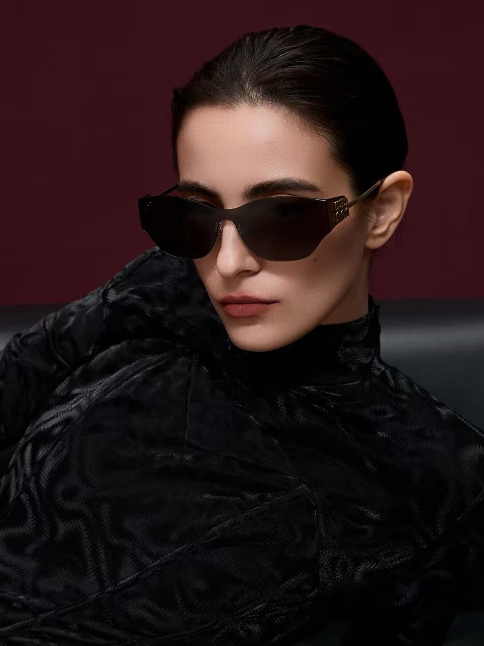 Mehrfarbige Sonnenbrille