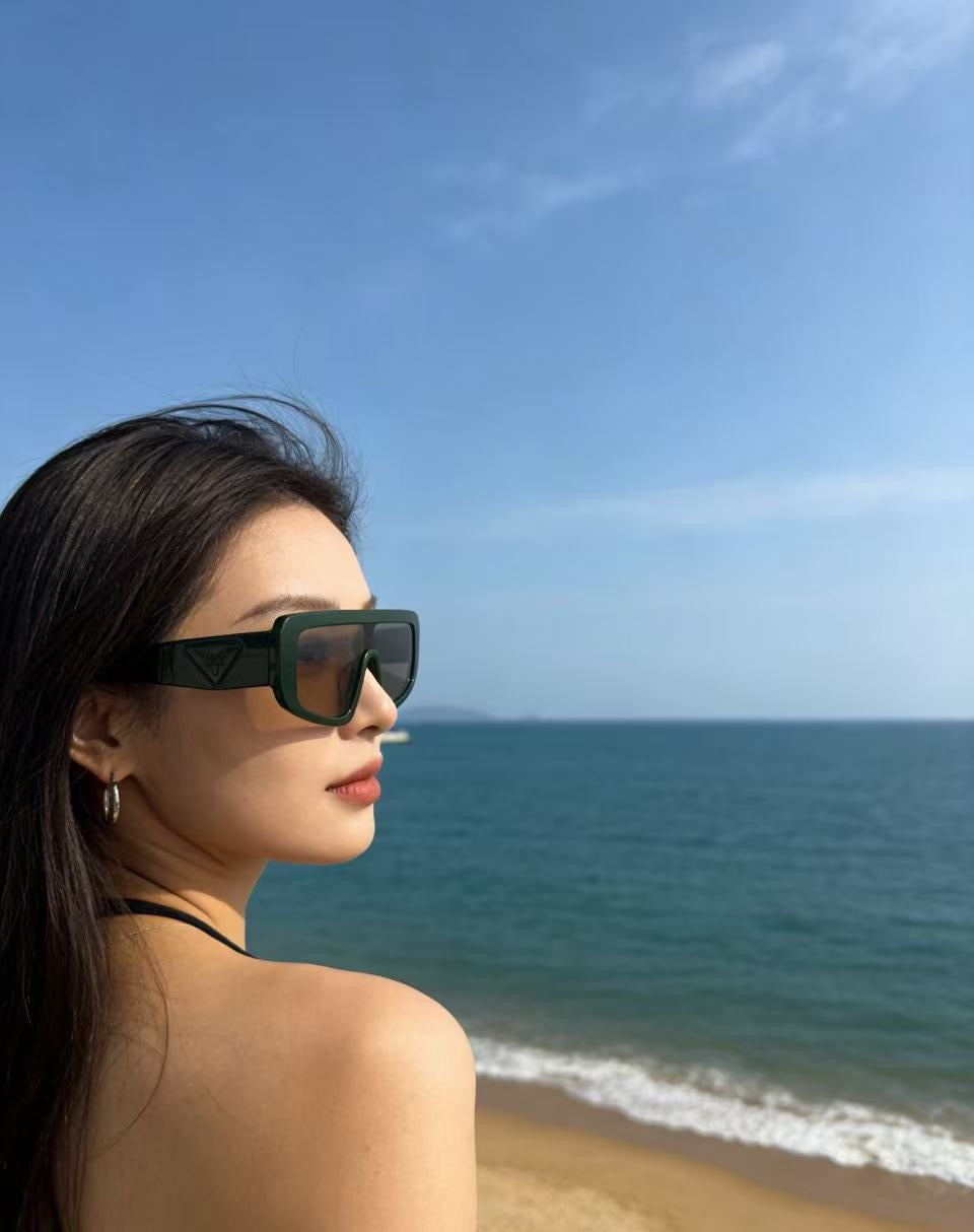 Mehrfarbige Sonnenbrille