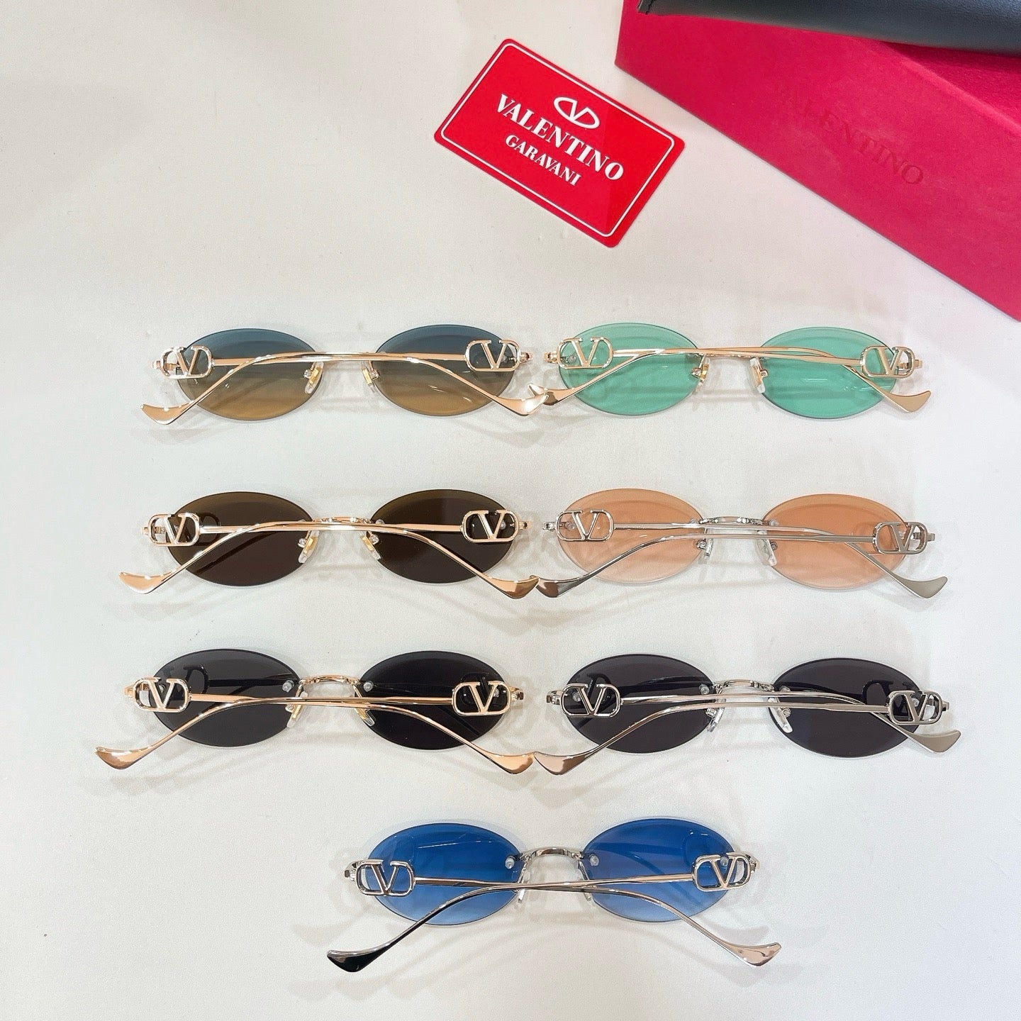 Mehrfarbige Sonnenbrille