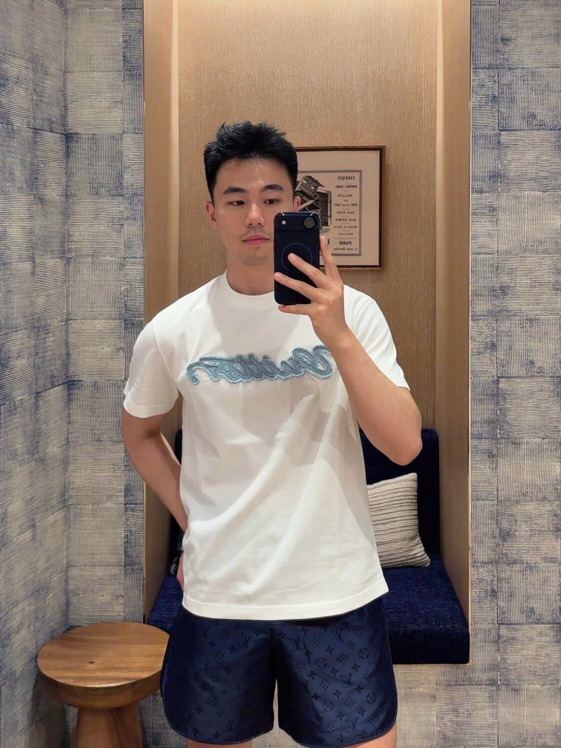 White T-shirt