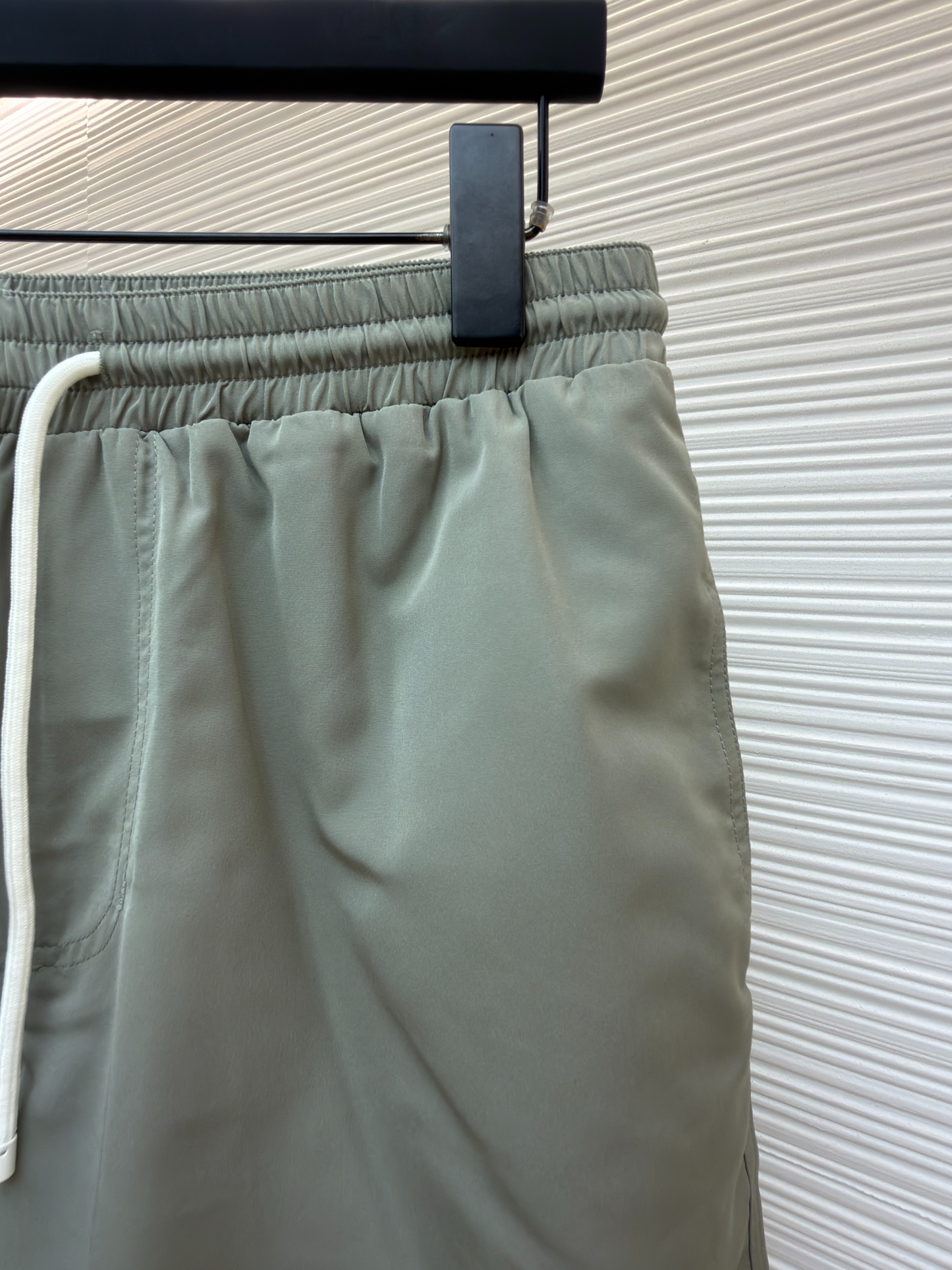 Multi-color Short