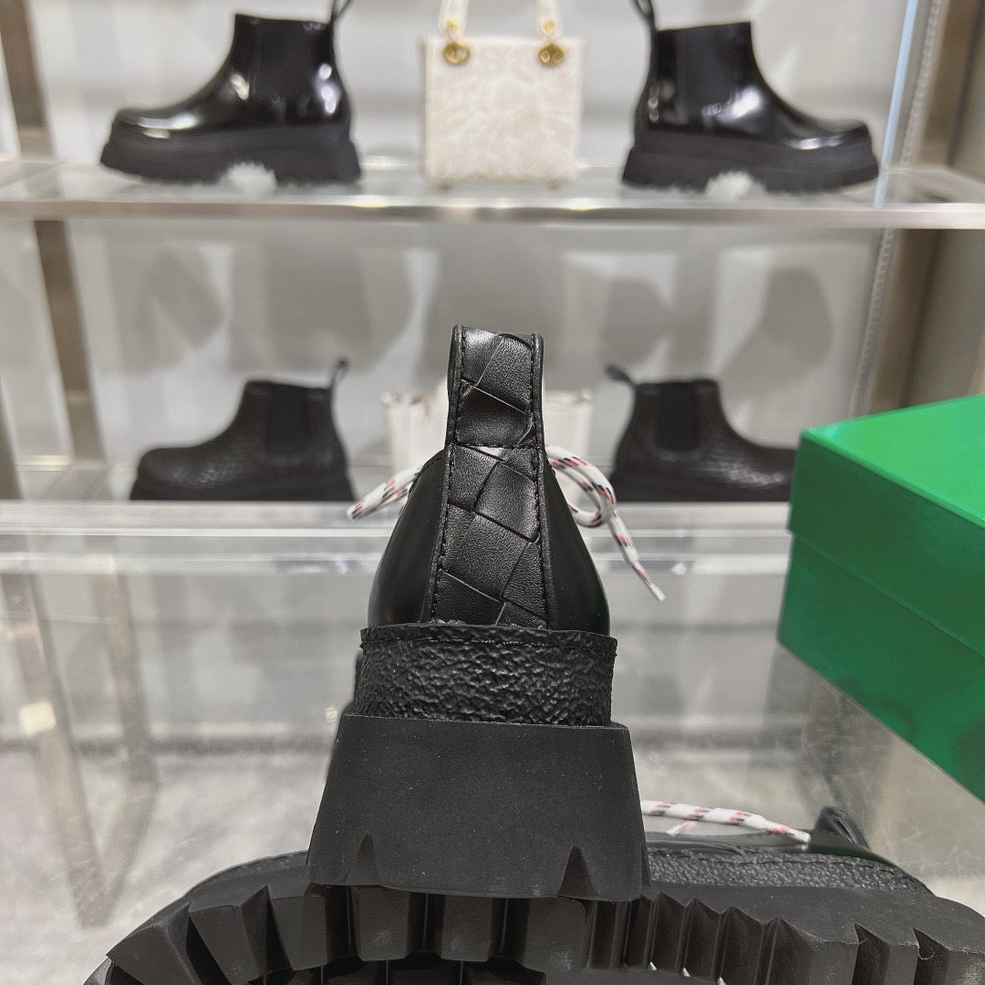Black Shoes