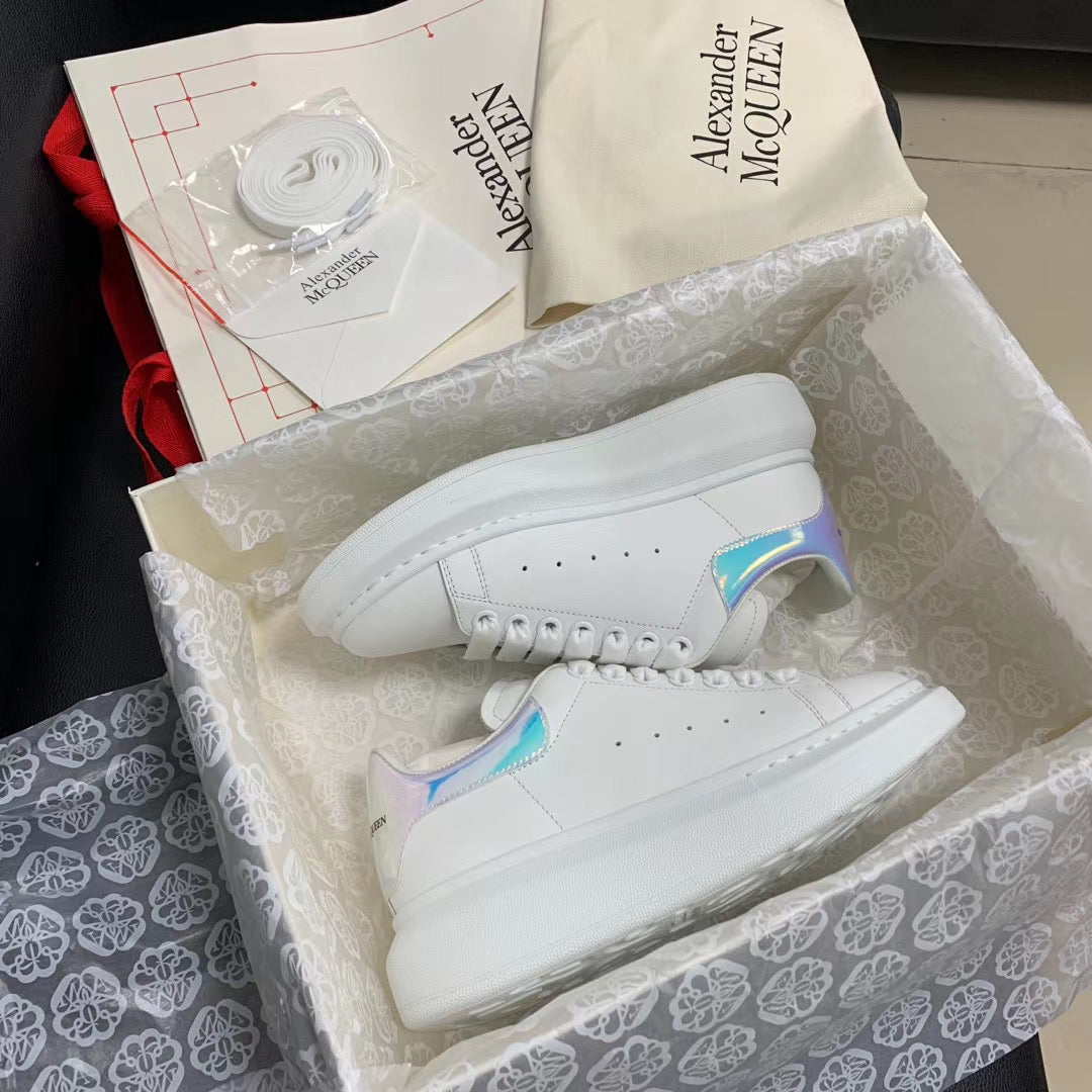 أحذية رياضية