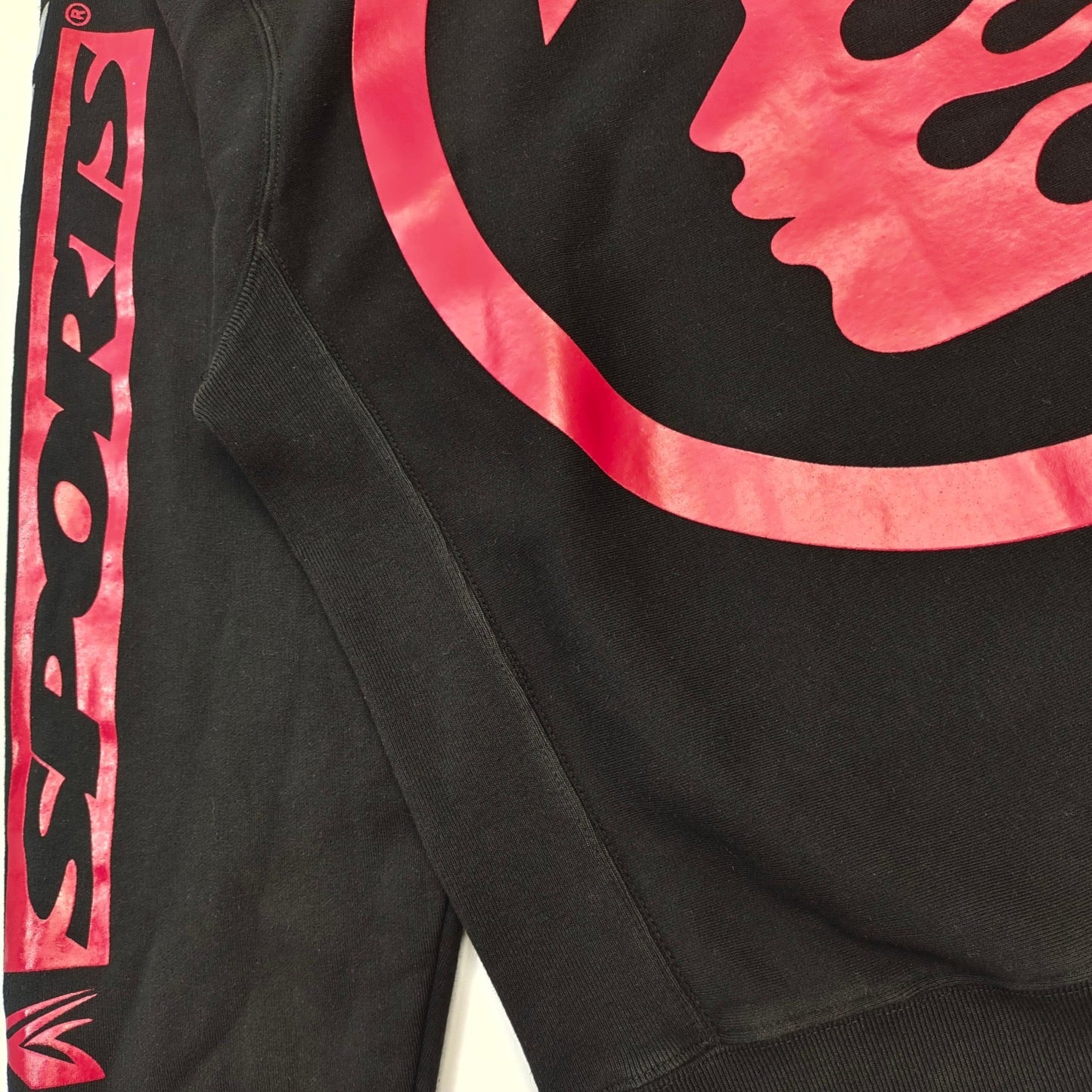 Schwarzer Hoodie