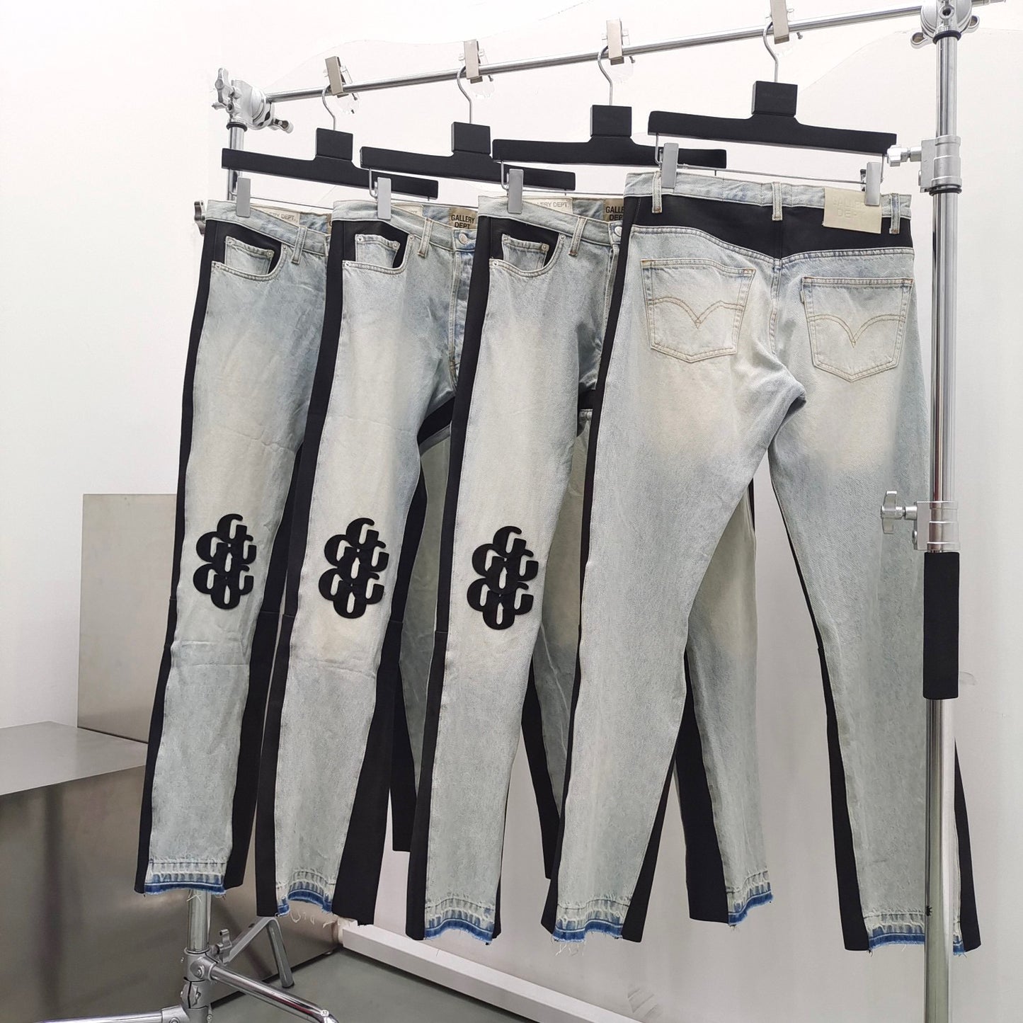 Grau schwarze Hose