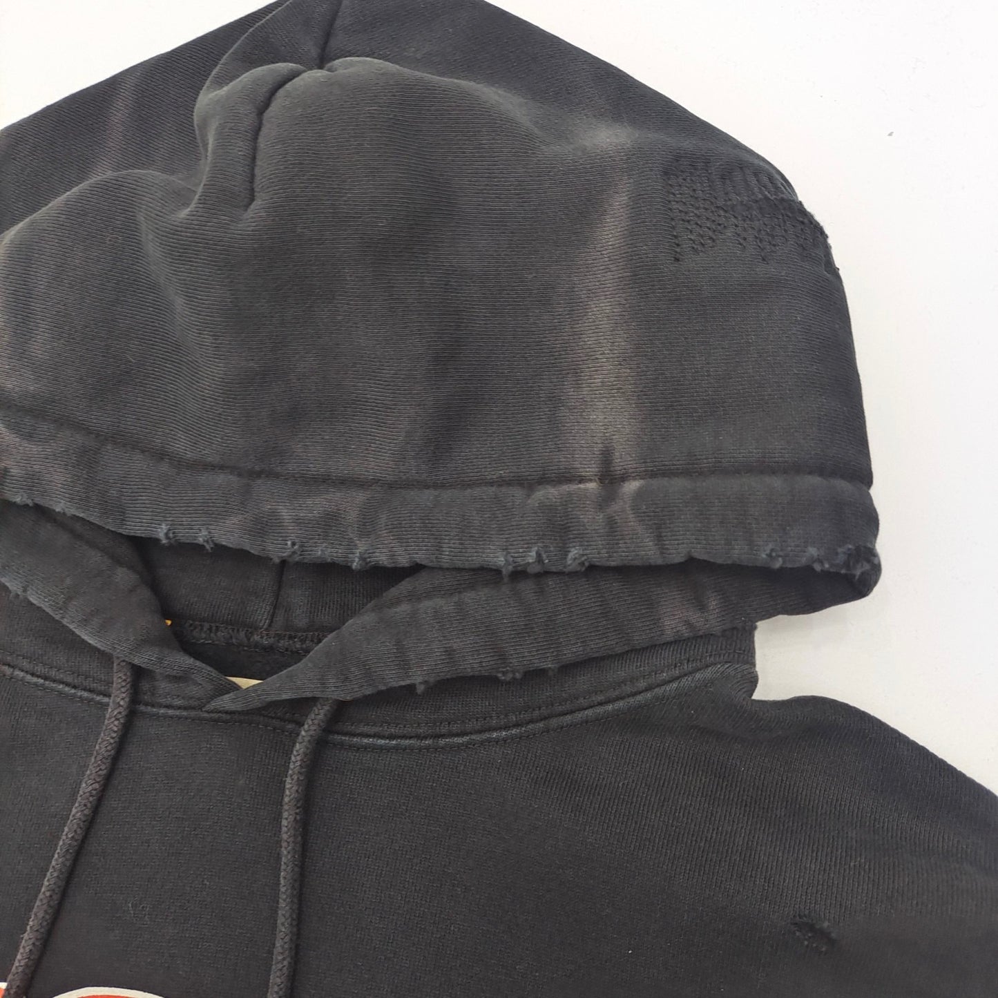 Schwarzgrauer Hoodie