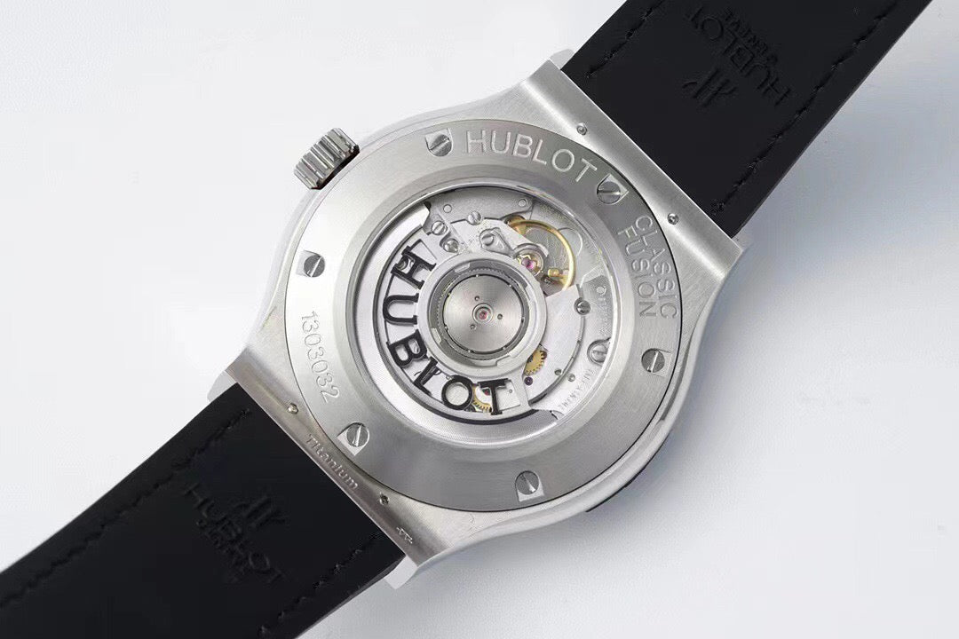Schwarz-weiße Uhr