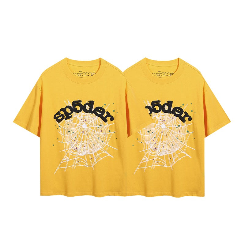 Schwarzes, gelbes und braunes T-Shirt