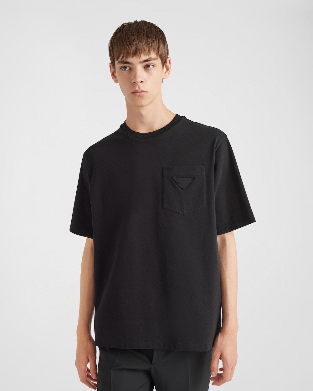 Schwarz-weißes T-Shirt