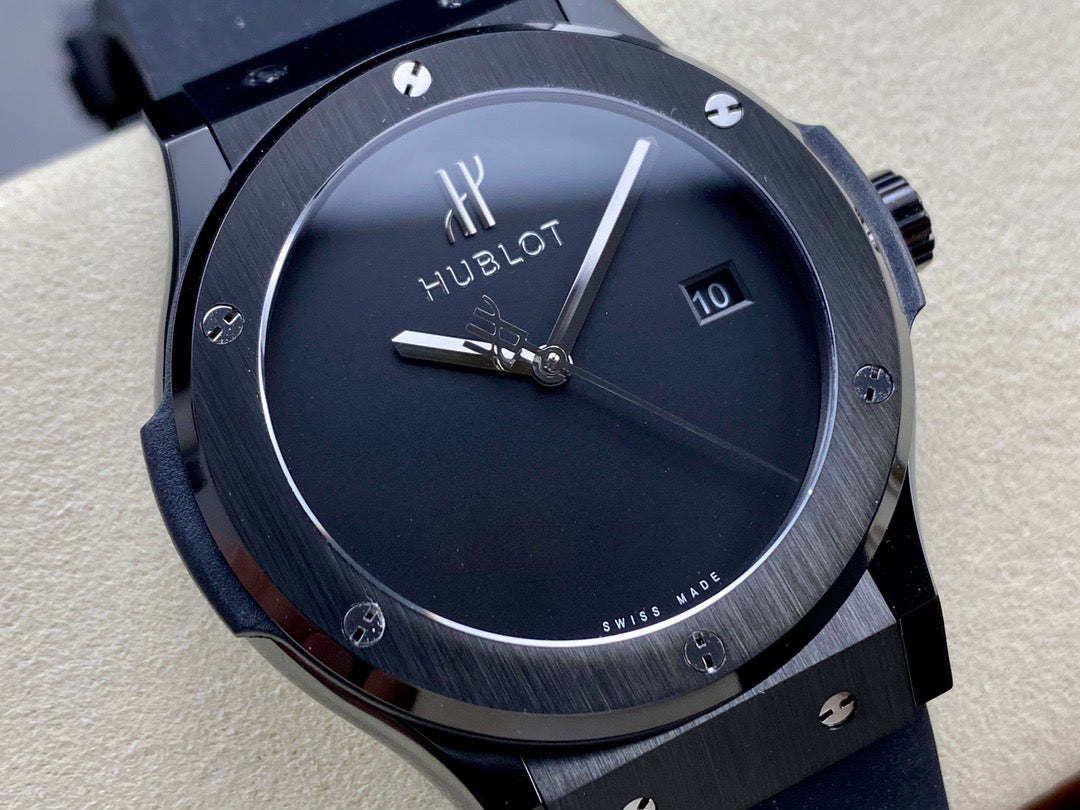 Schwarze Uhr