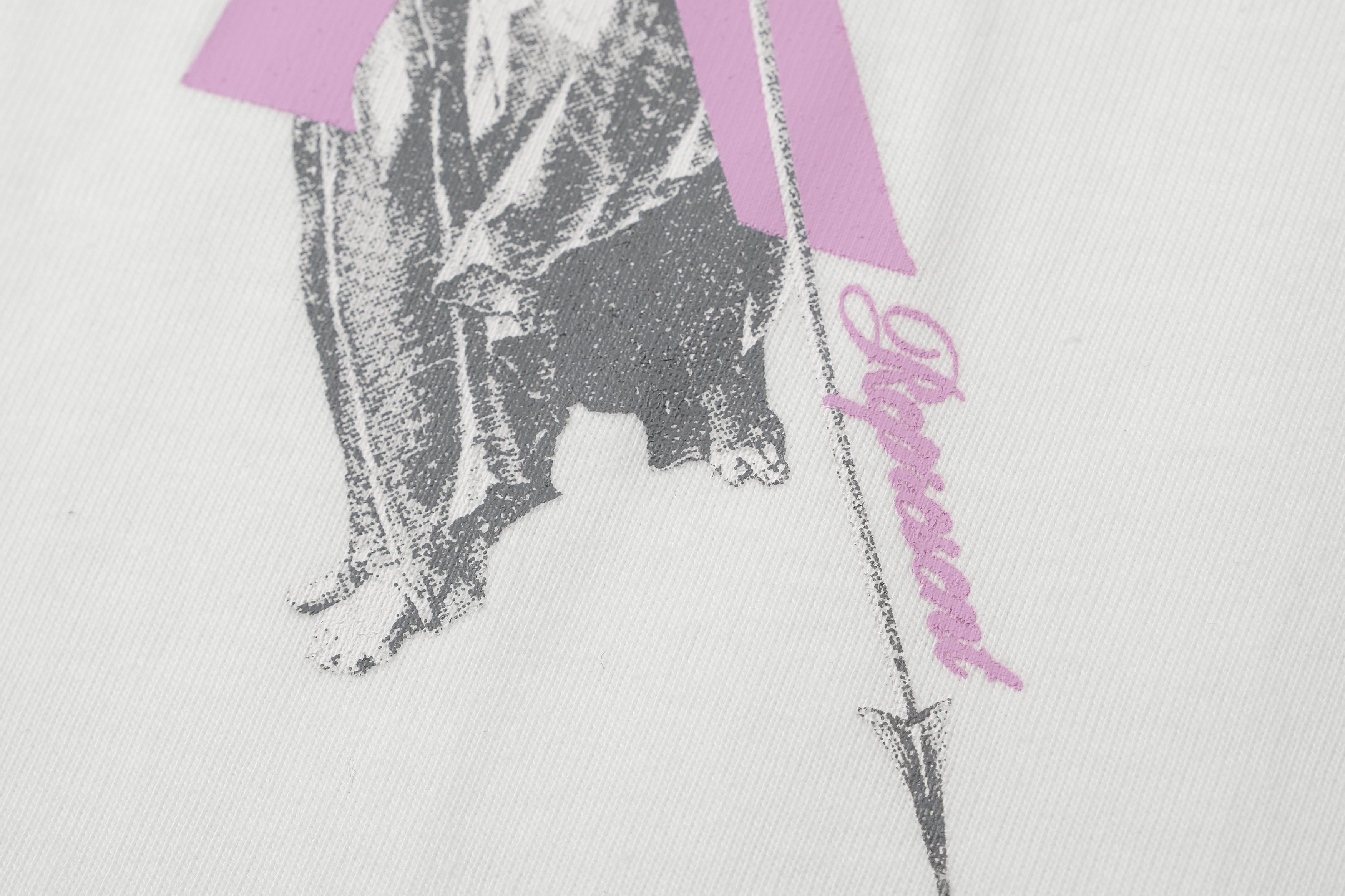 Schwarz-weißes T-Shirt