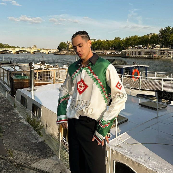 قميص متعدد الألوان