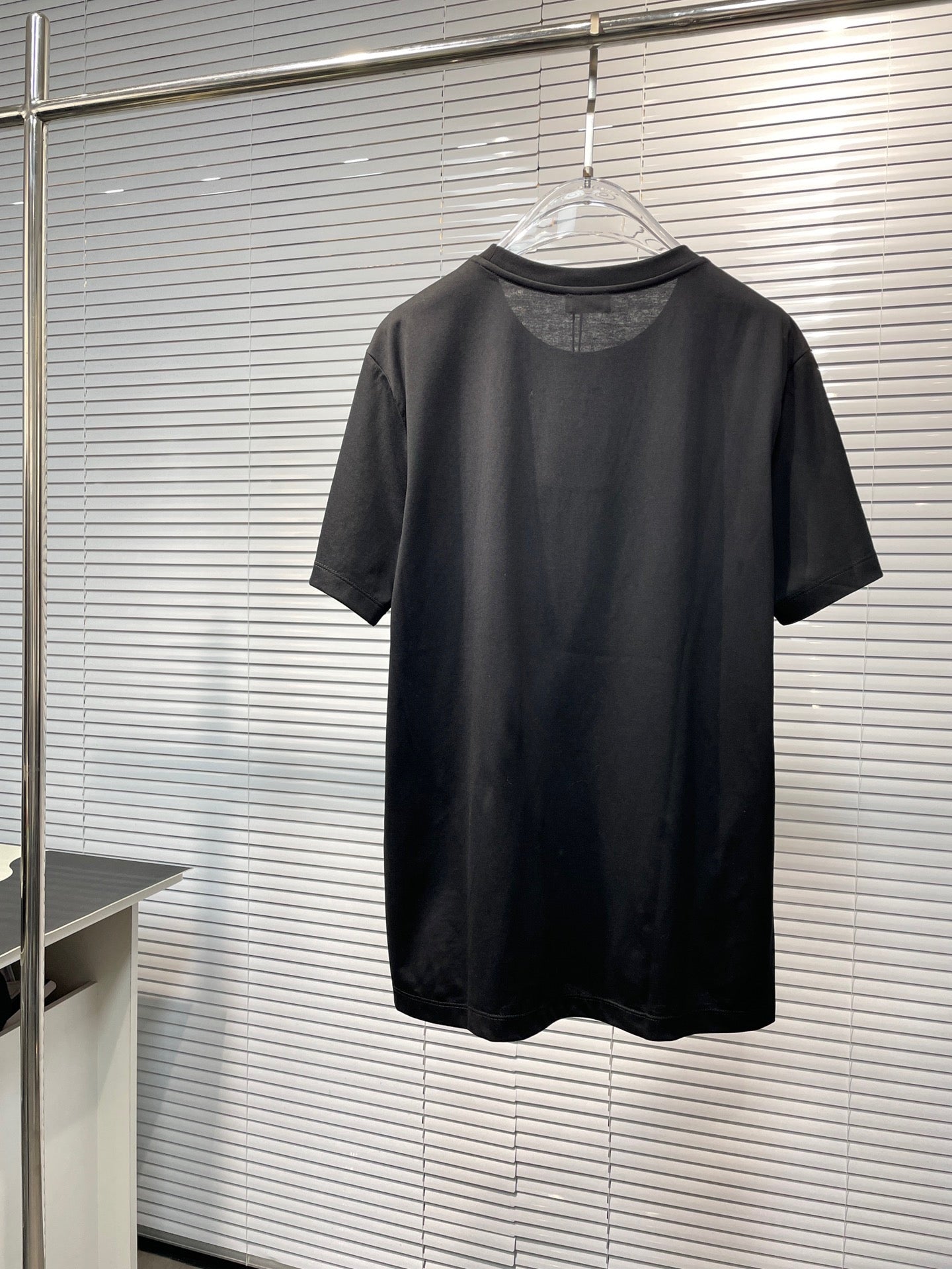 Black T-shirt - FashionHype.xyz