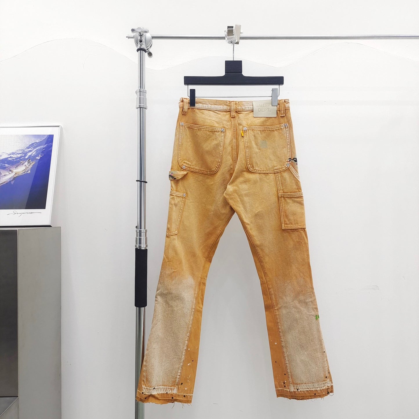 Gelbgraue Hose