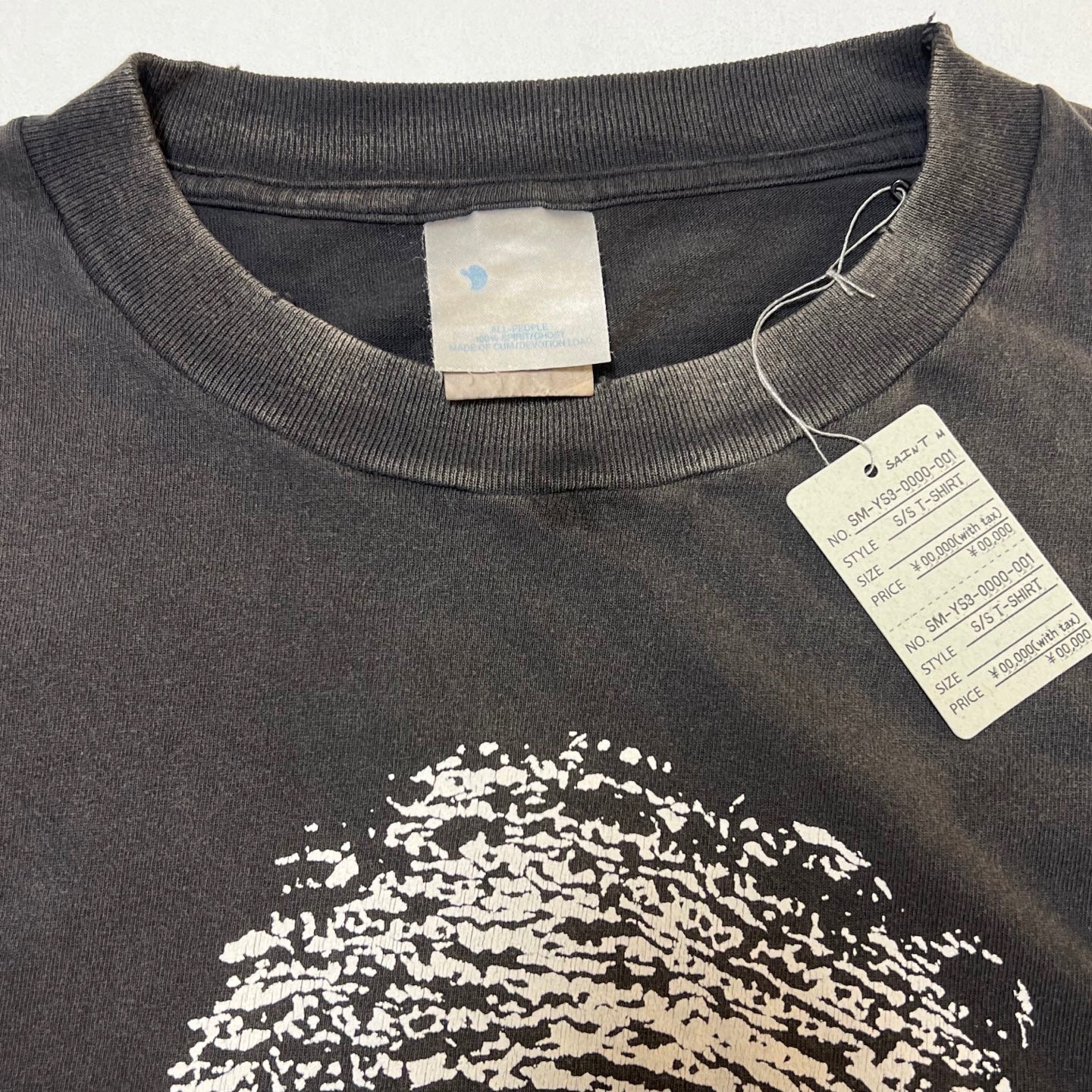 Schwarzes T-Shirt