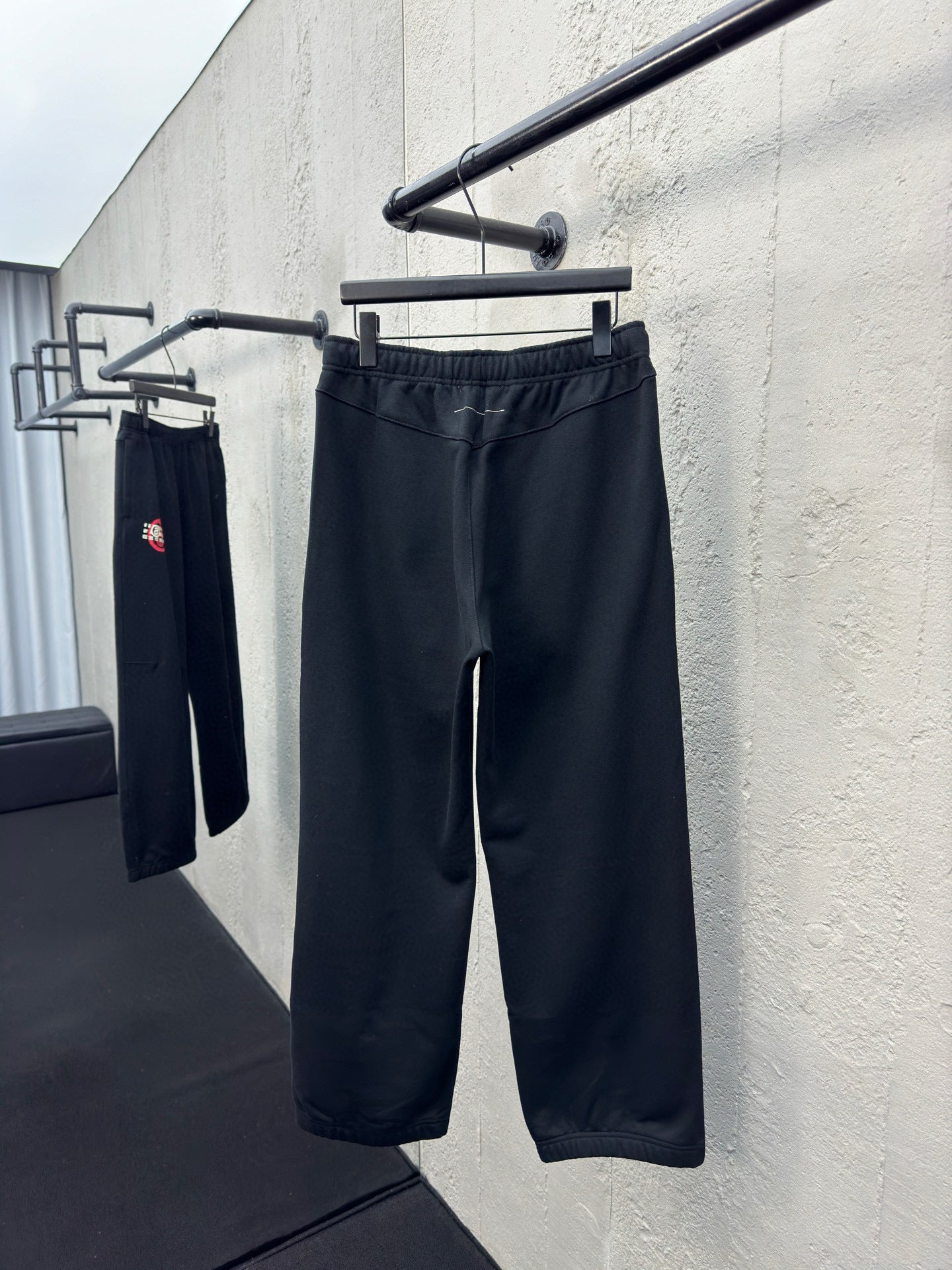 Schwarze Hosen