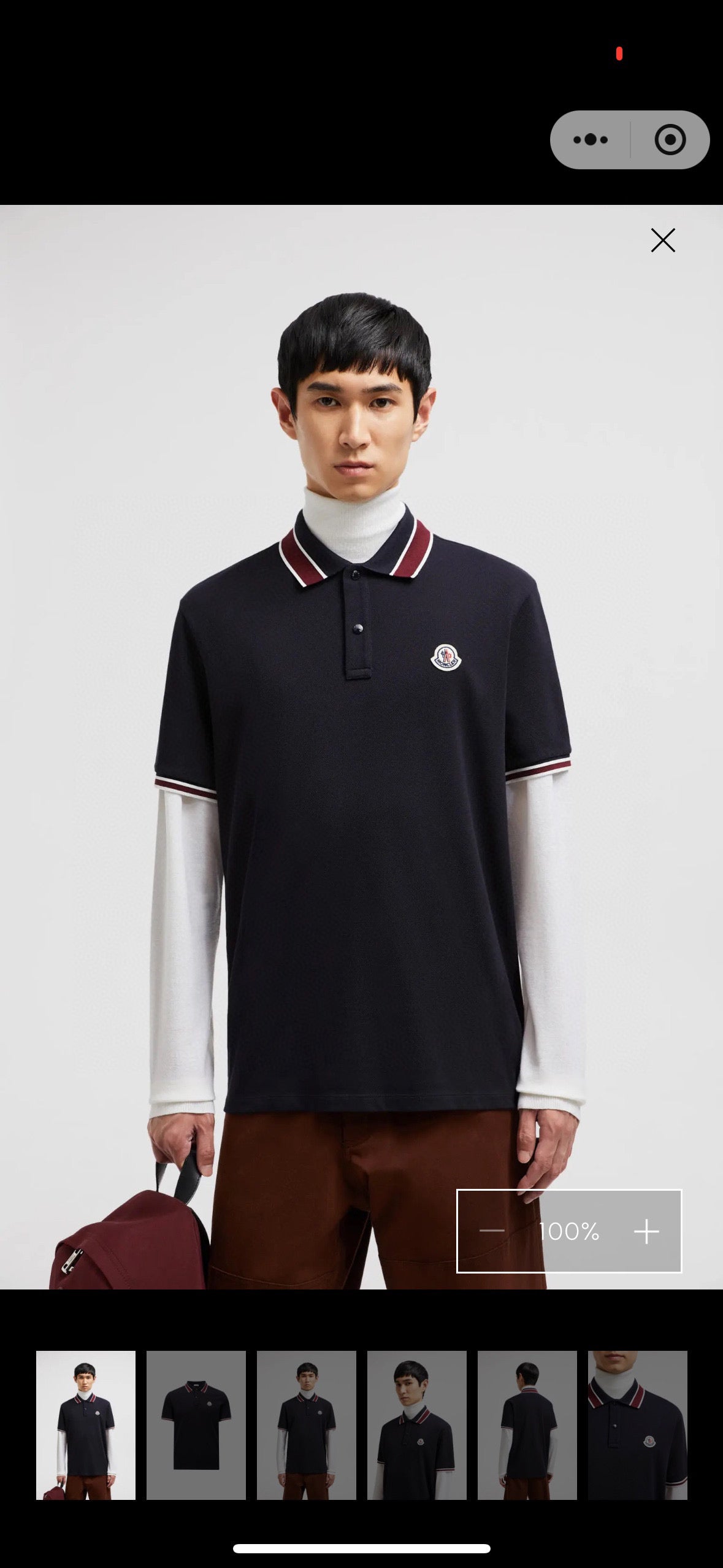 Schwarz-weißes T-Shirt