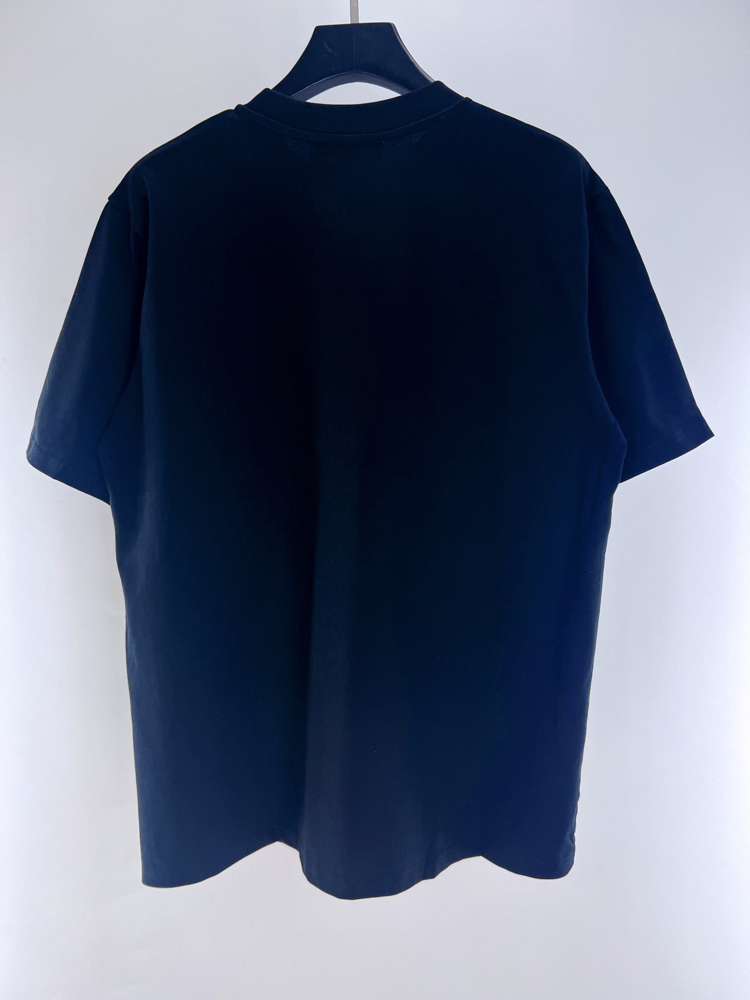 Blau-weißes T-Shirt