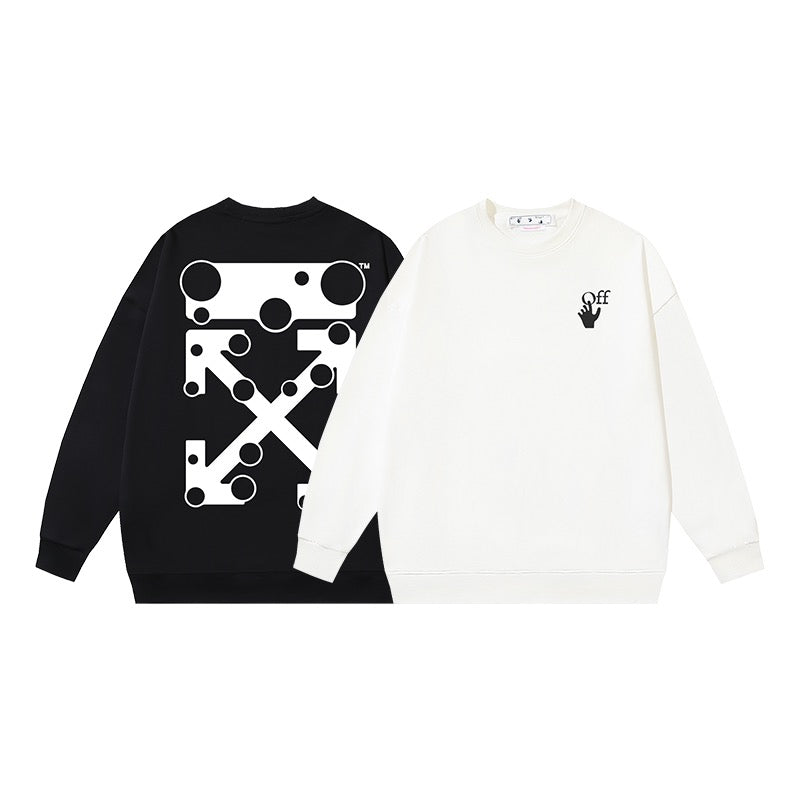 weißes und schwarzes Sweatshirt