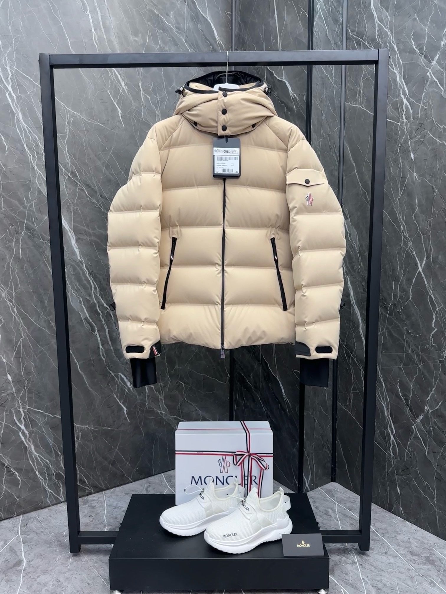 Schwarze Jacke - Größen 4,5