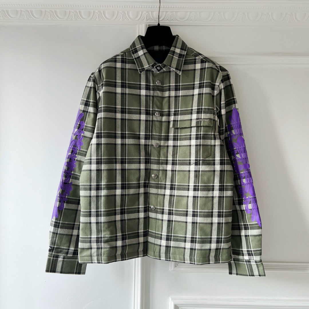 سترة حمراء وزرقاء