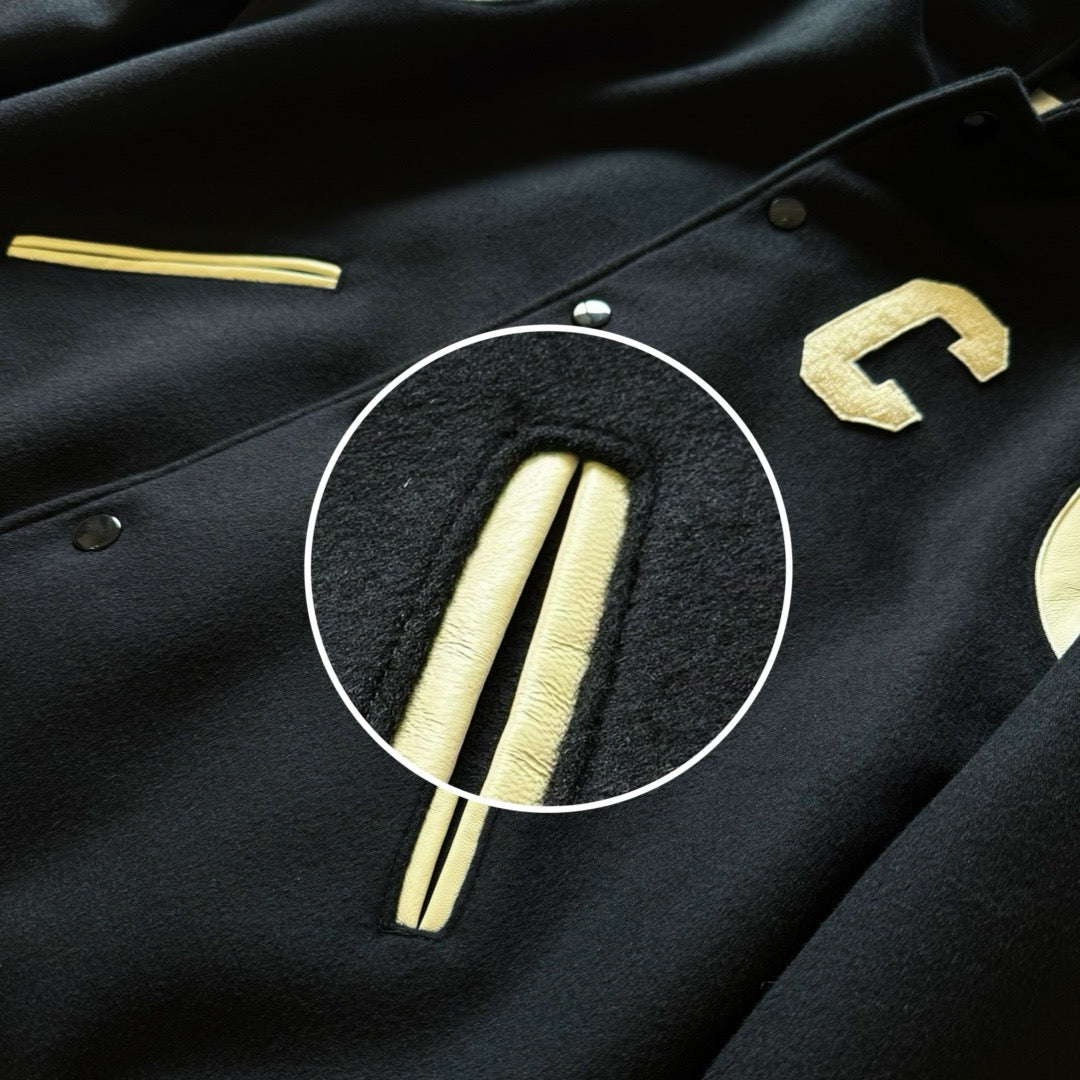Schwarze weiße Jacke