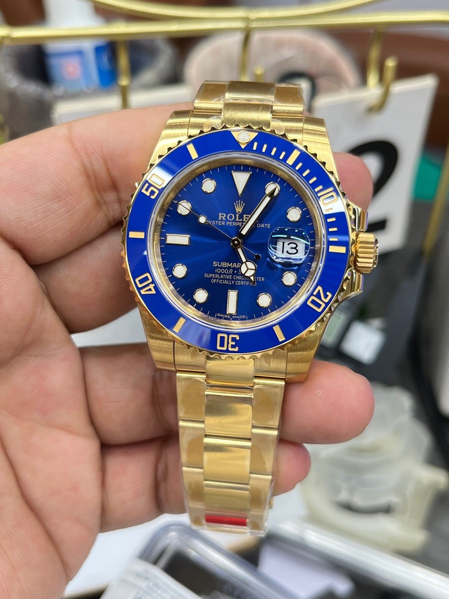 Goldblaue Uhr