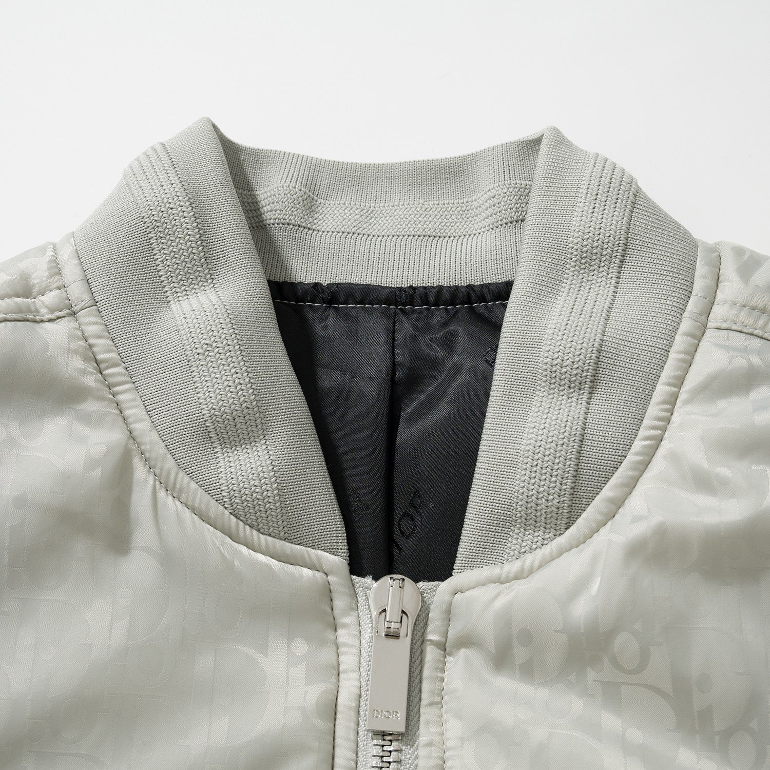 Weiße Jacke