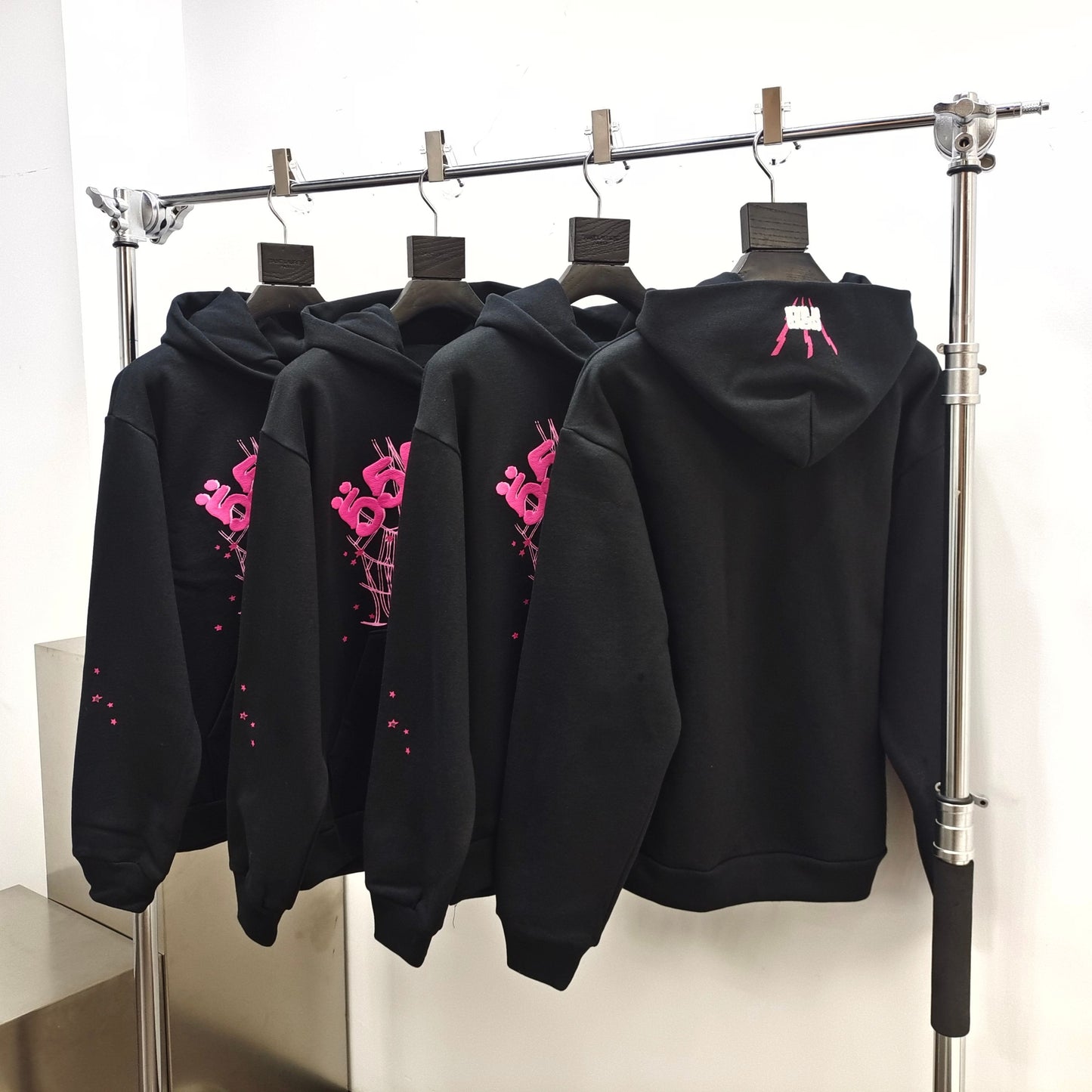 Schwarzer Hoodie