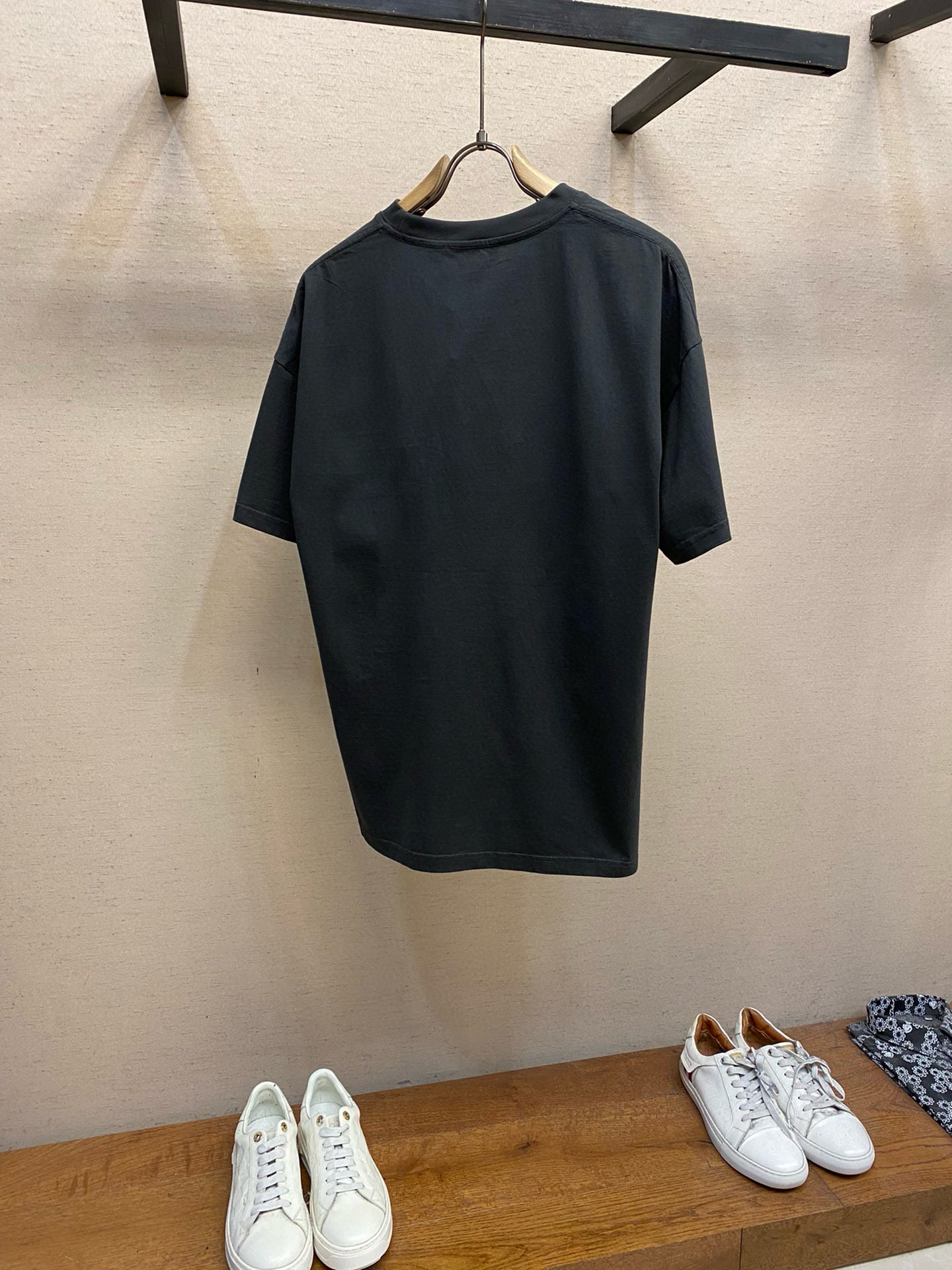 Black and Green T-Shirt - Size XL - FashionHype.xyz