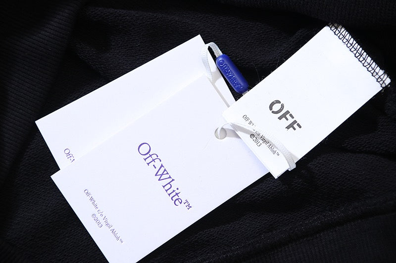 Sudadera con capucha en blanco y negro