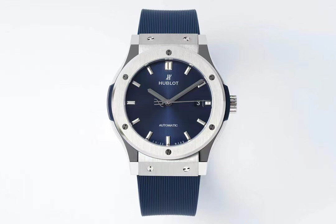 Blau-weiße Uhr