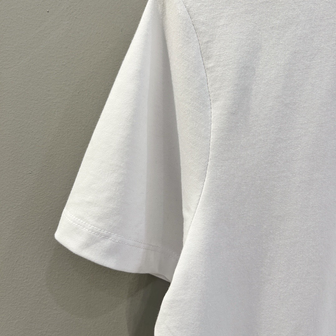 White and Black T-shirt - FashionHype.xyz