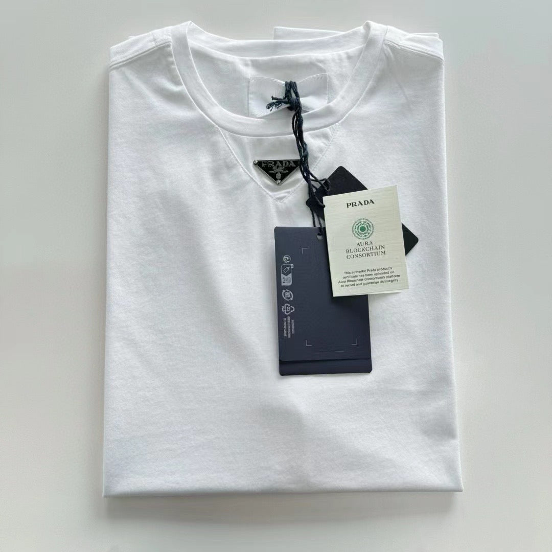 Black and White T-shirt - FashionHype.xyz
