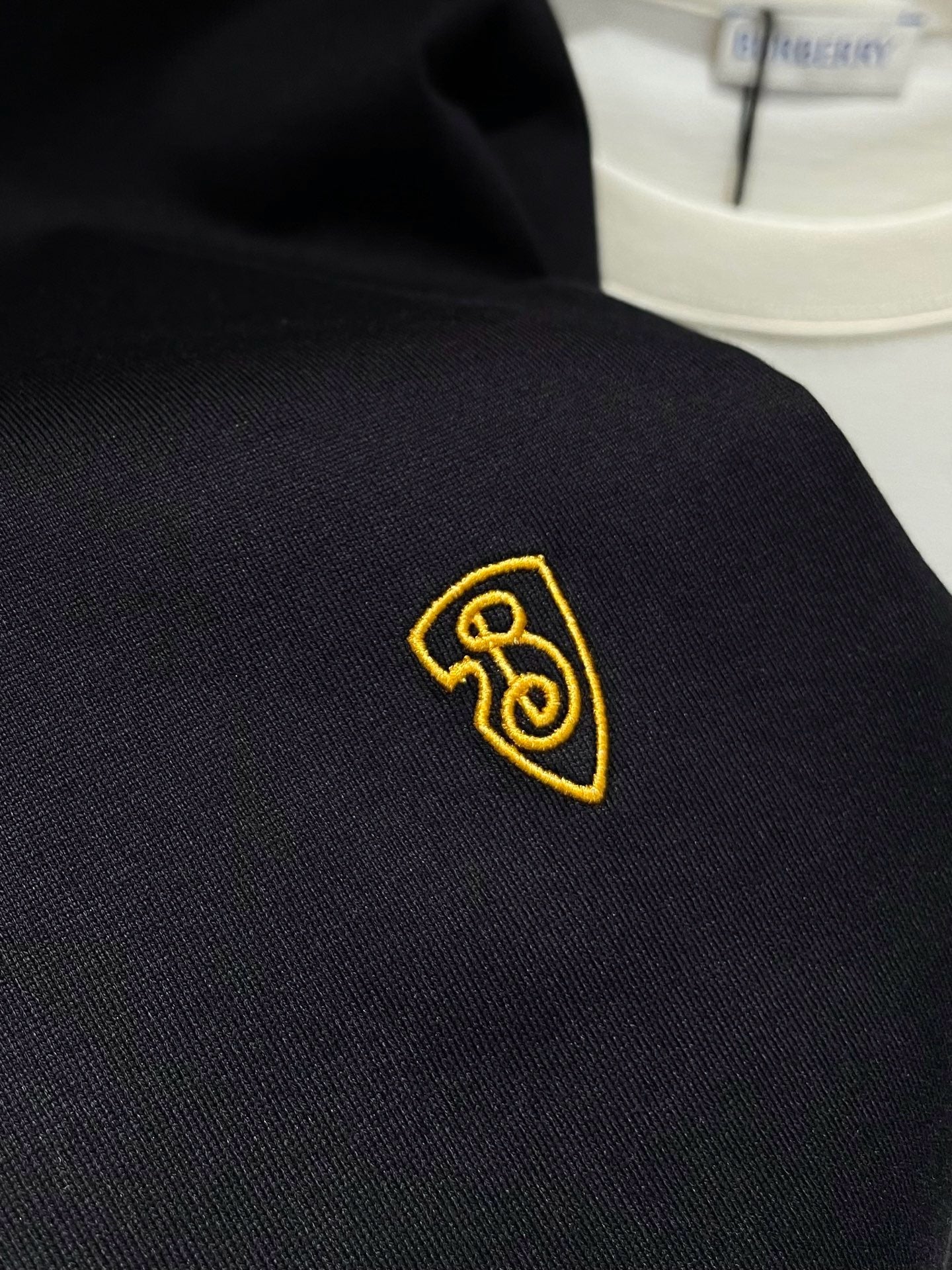 Mehrfarbiges T-Shirt