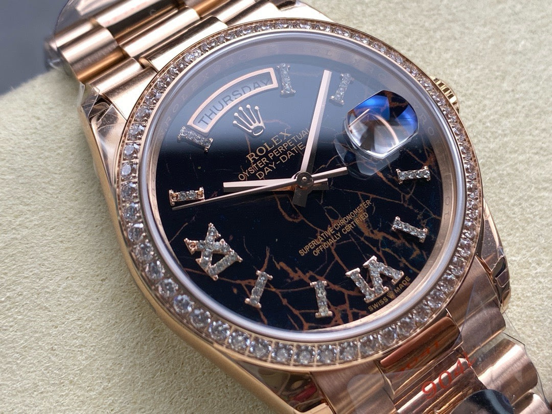 Goldfarbene Uhr