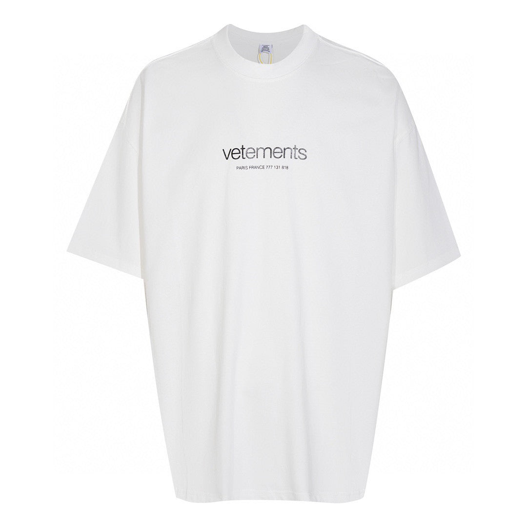 Schwarz-weißes T-Shirt