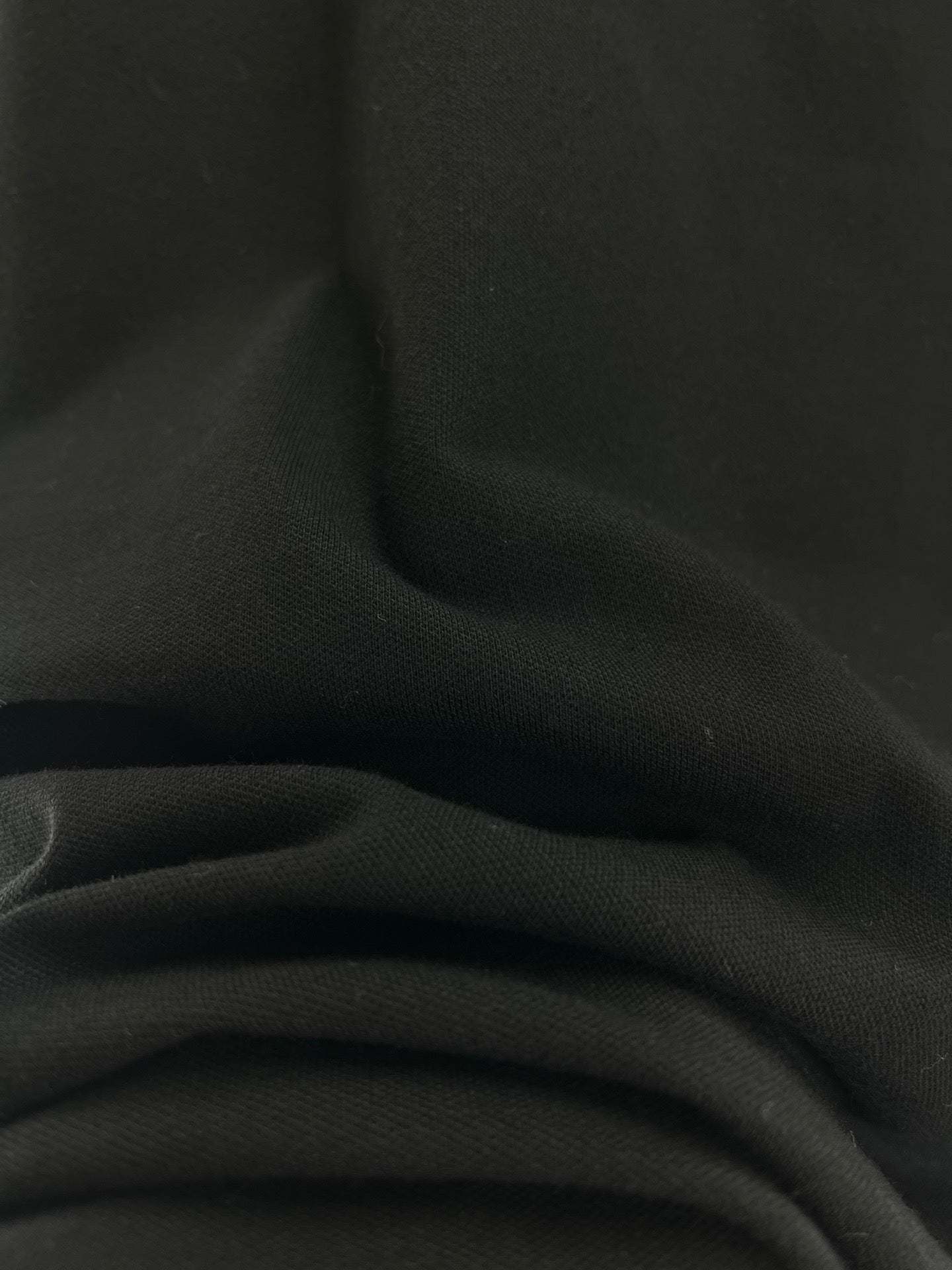 Gelbes und blaues Polo