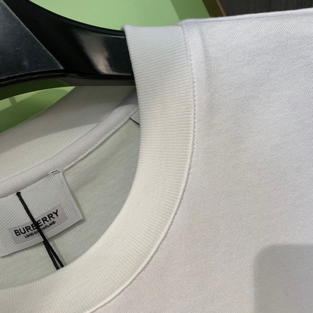 Black and White T-shirt - FashionHype.xyz